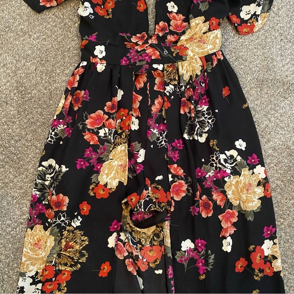 Floral Romper - Picture 4 of 7